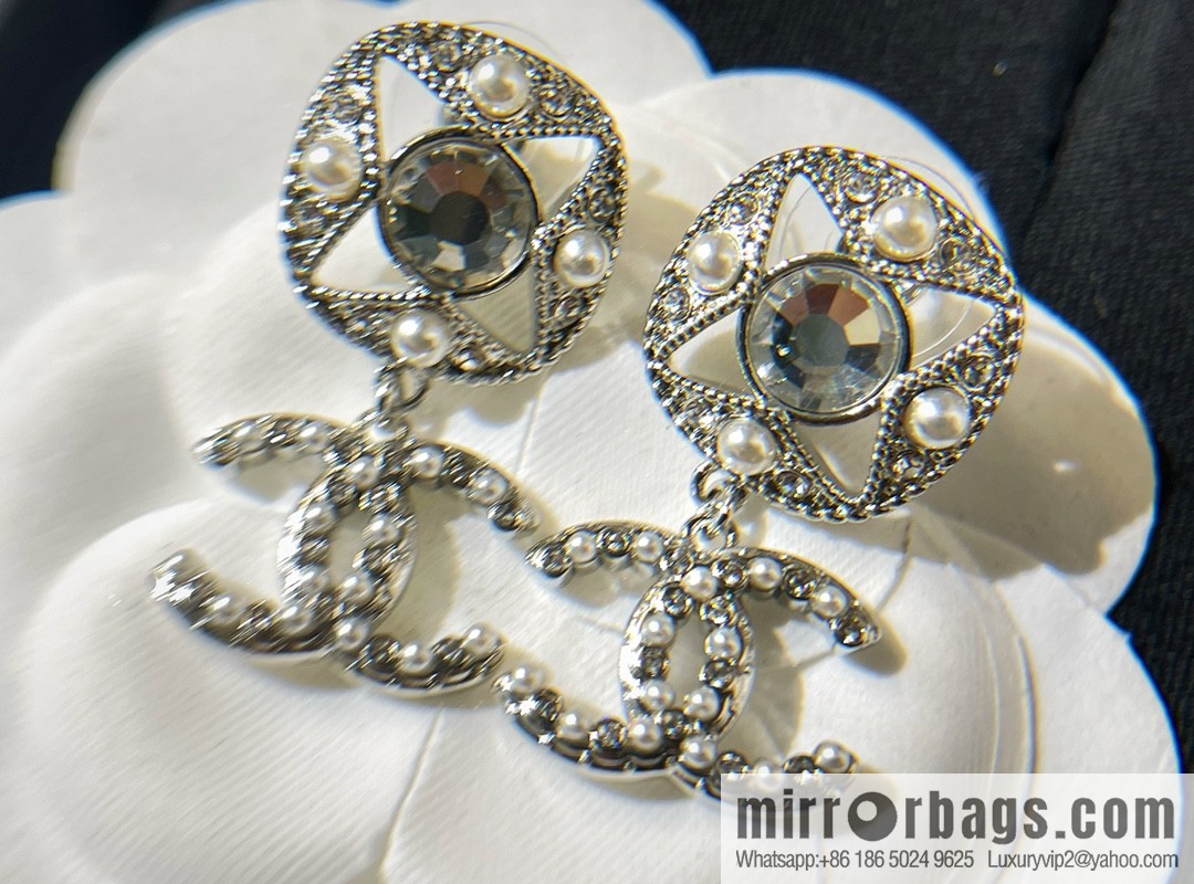 New ☑️ CHANEL Chanel double c stud earrings