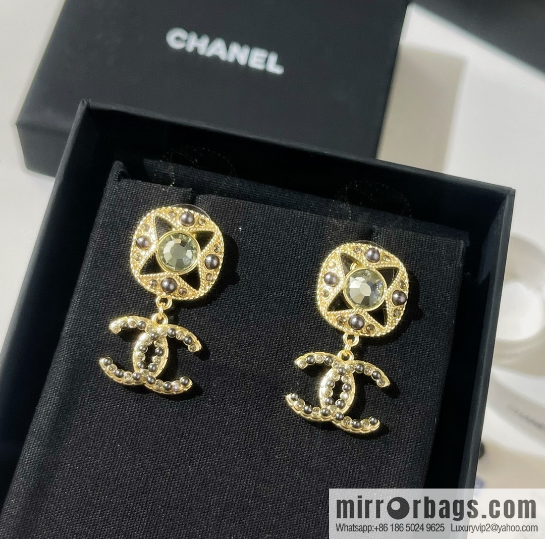 New ☑️ CHANEL Chanel double c stud earrings