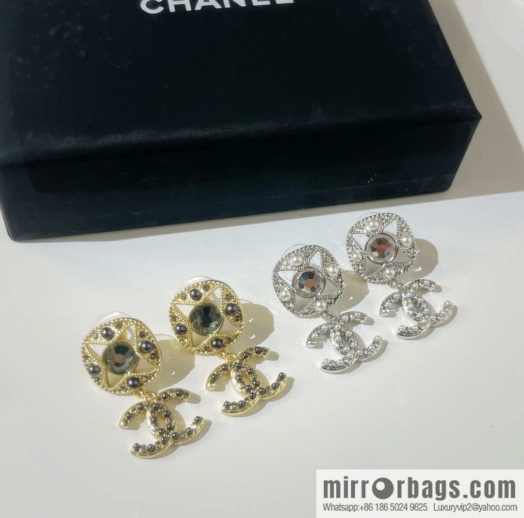 New ☑️ CHANEL Chanel double c stud earrings