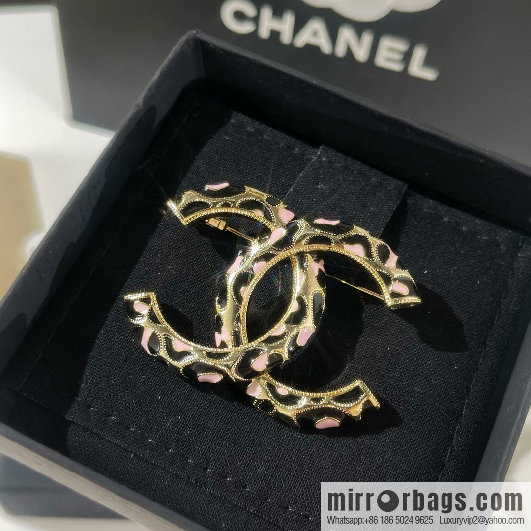 New ☑️ Chanel double c leopard print brooch