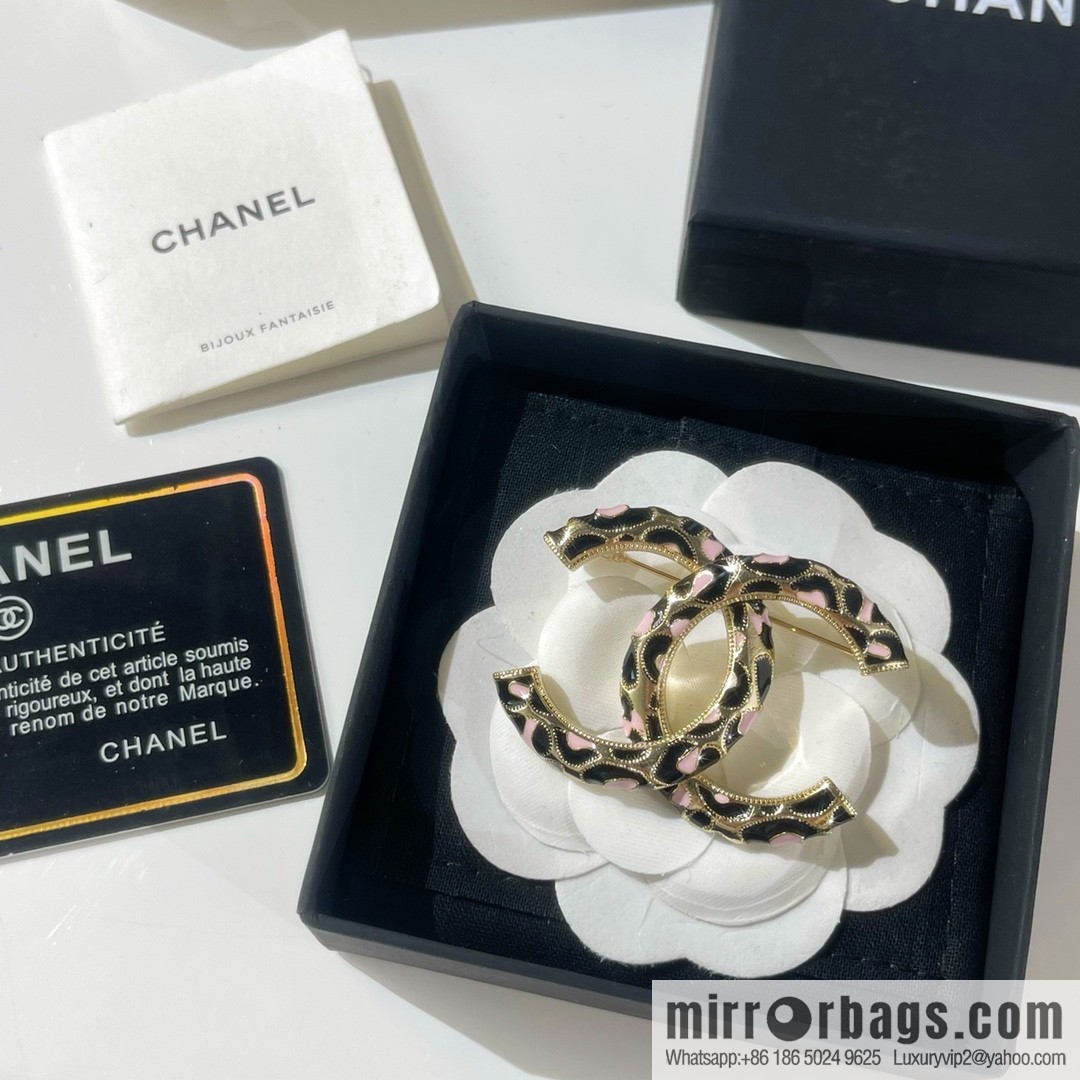 New ☑️ Chanel double c leopard print brooch