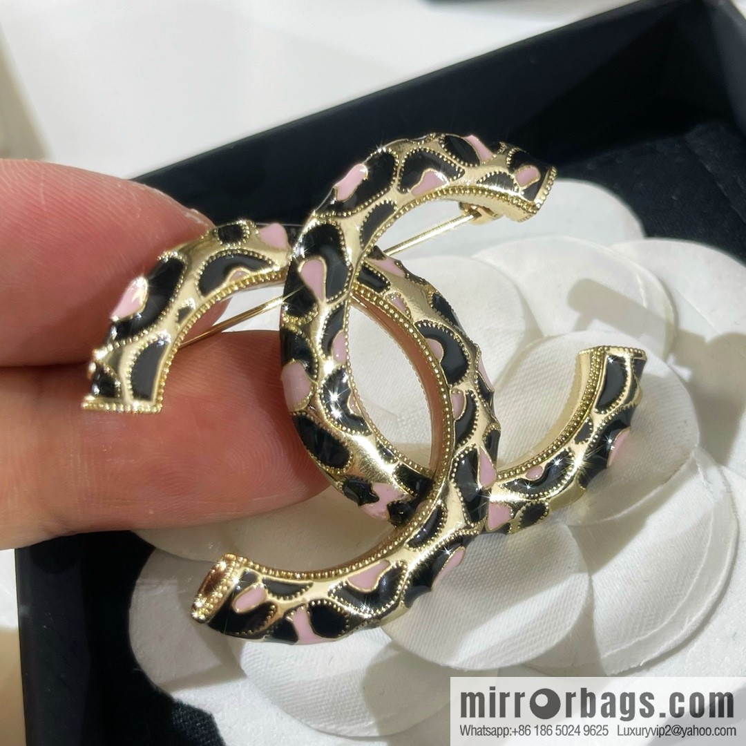 New ☑️ Chanel double c leopard print brooch