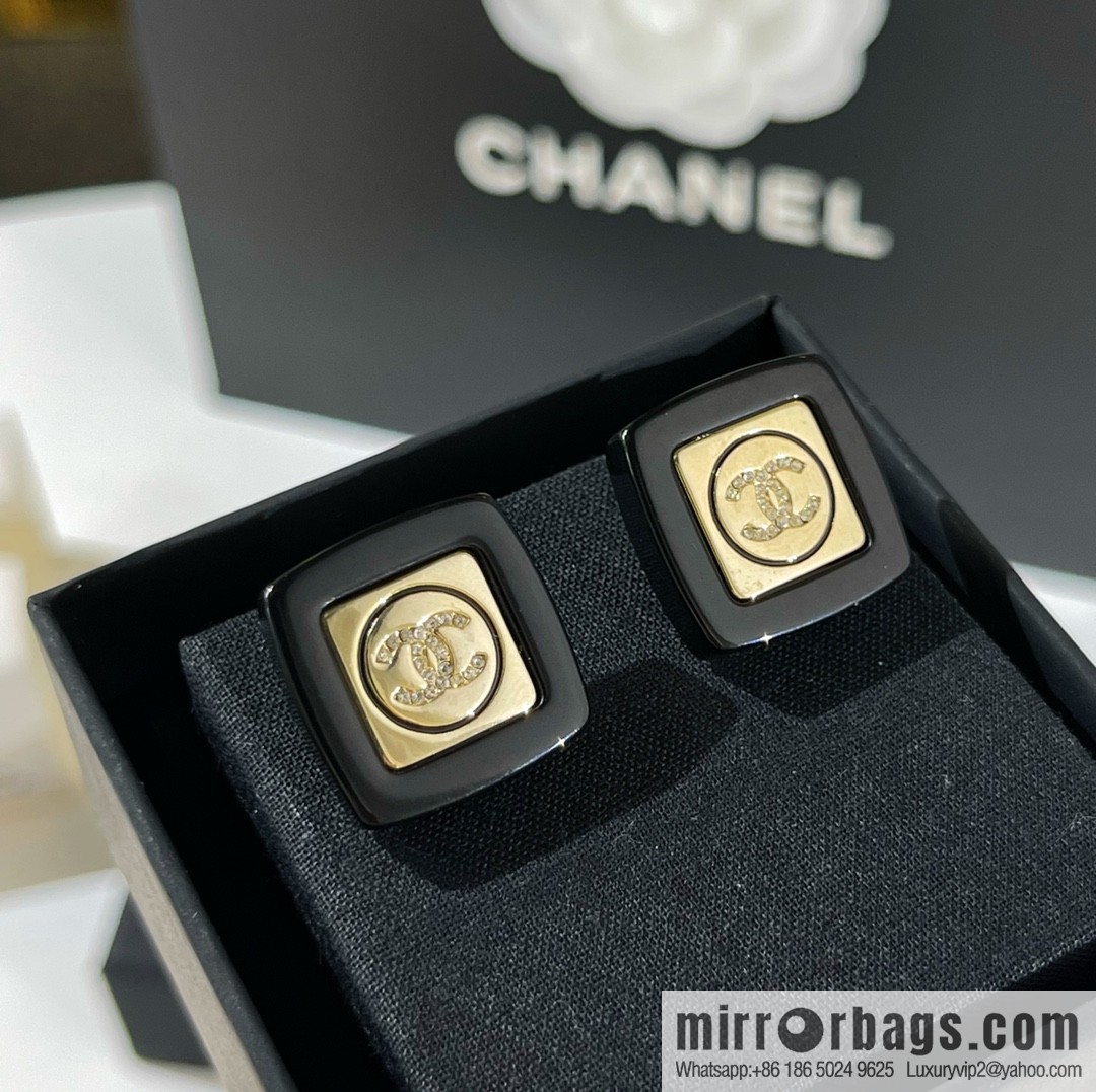 New ☑️ CHANEL Chanel double c stud earrings