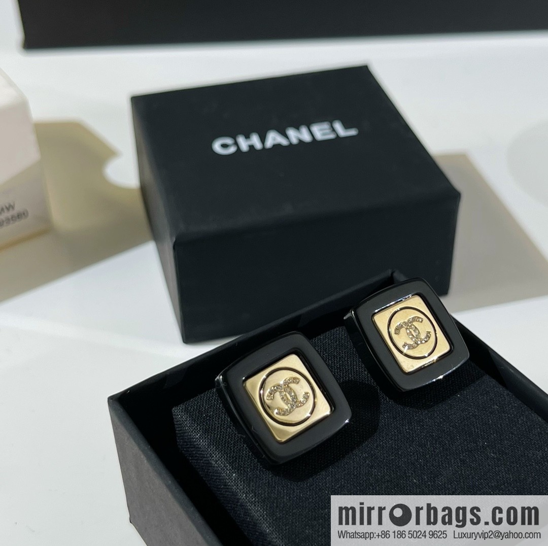 New ☑️ CHANEL Chanel double c stud earrings