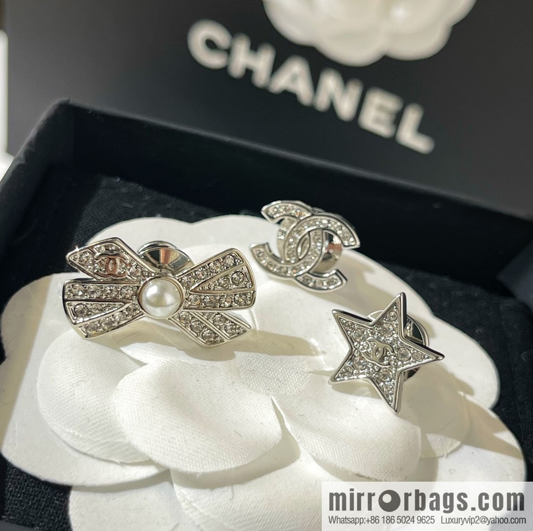 New ☑️ CHANEL Chanel double c bow, pentagram brooch