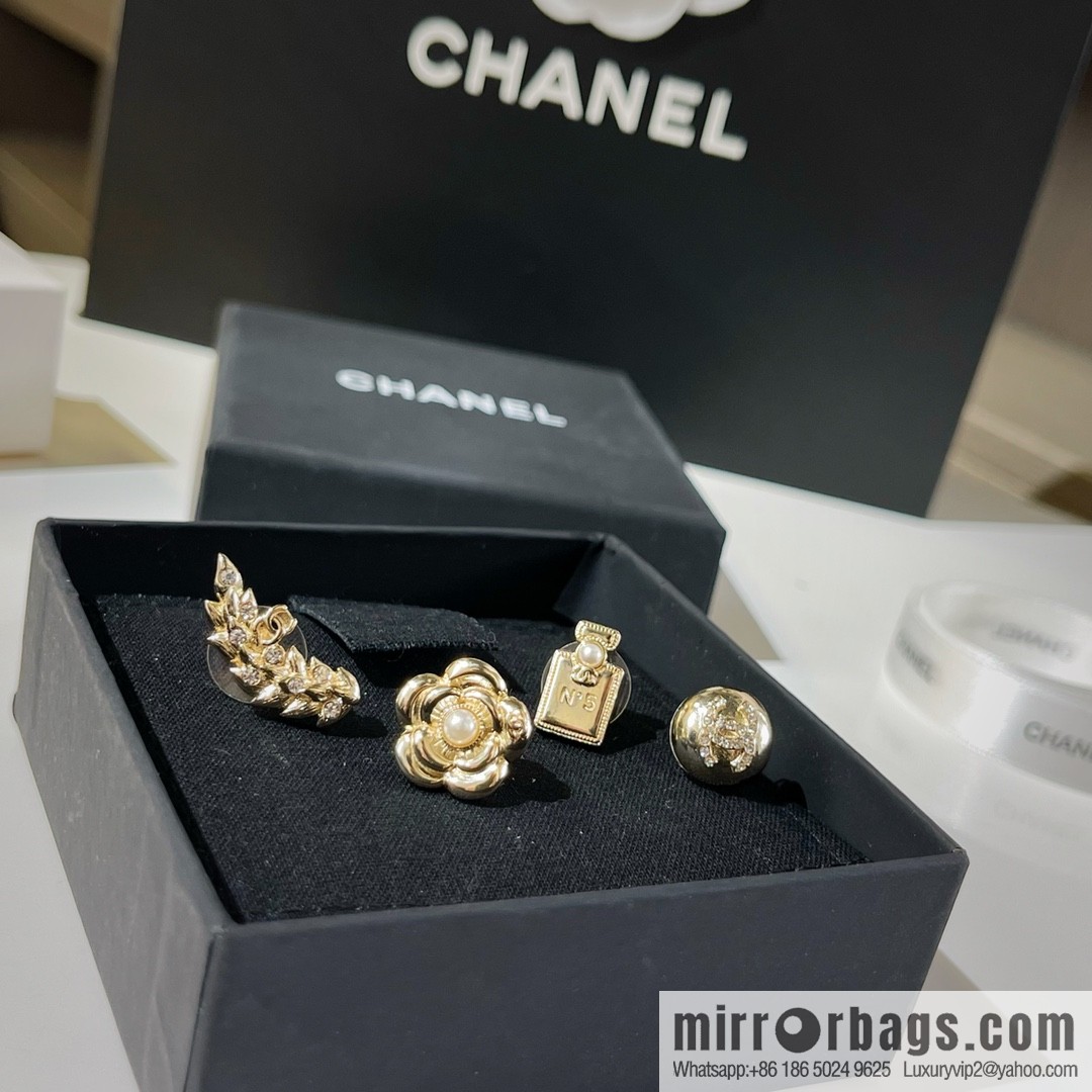 New ☑️ CHANEL Chanel round double c wheat ear perfume bottle camellia stud earrings