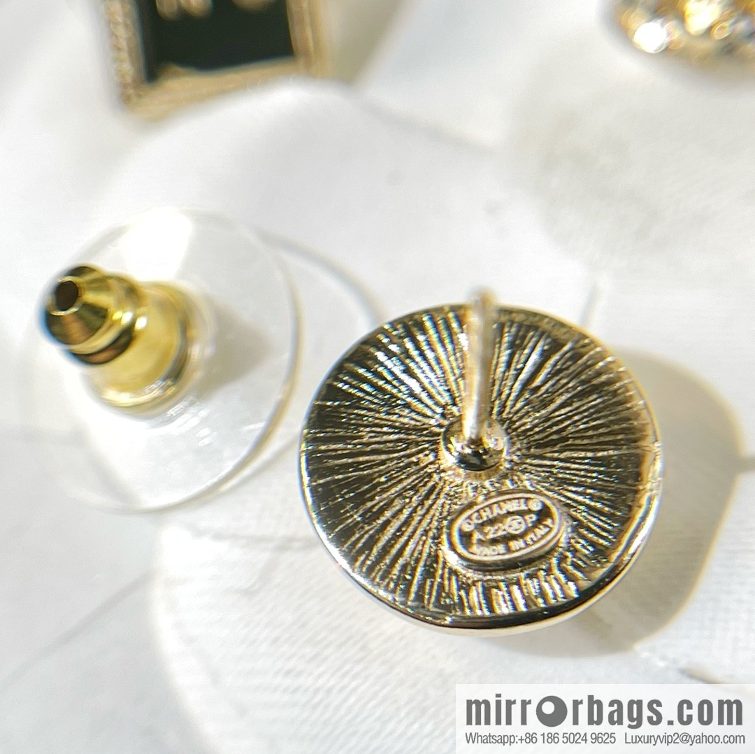 New ☑️ CHANEL Chanel round double c wheat ear perfume bottle camellia stud earrings