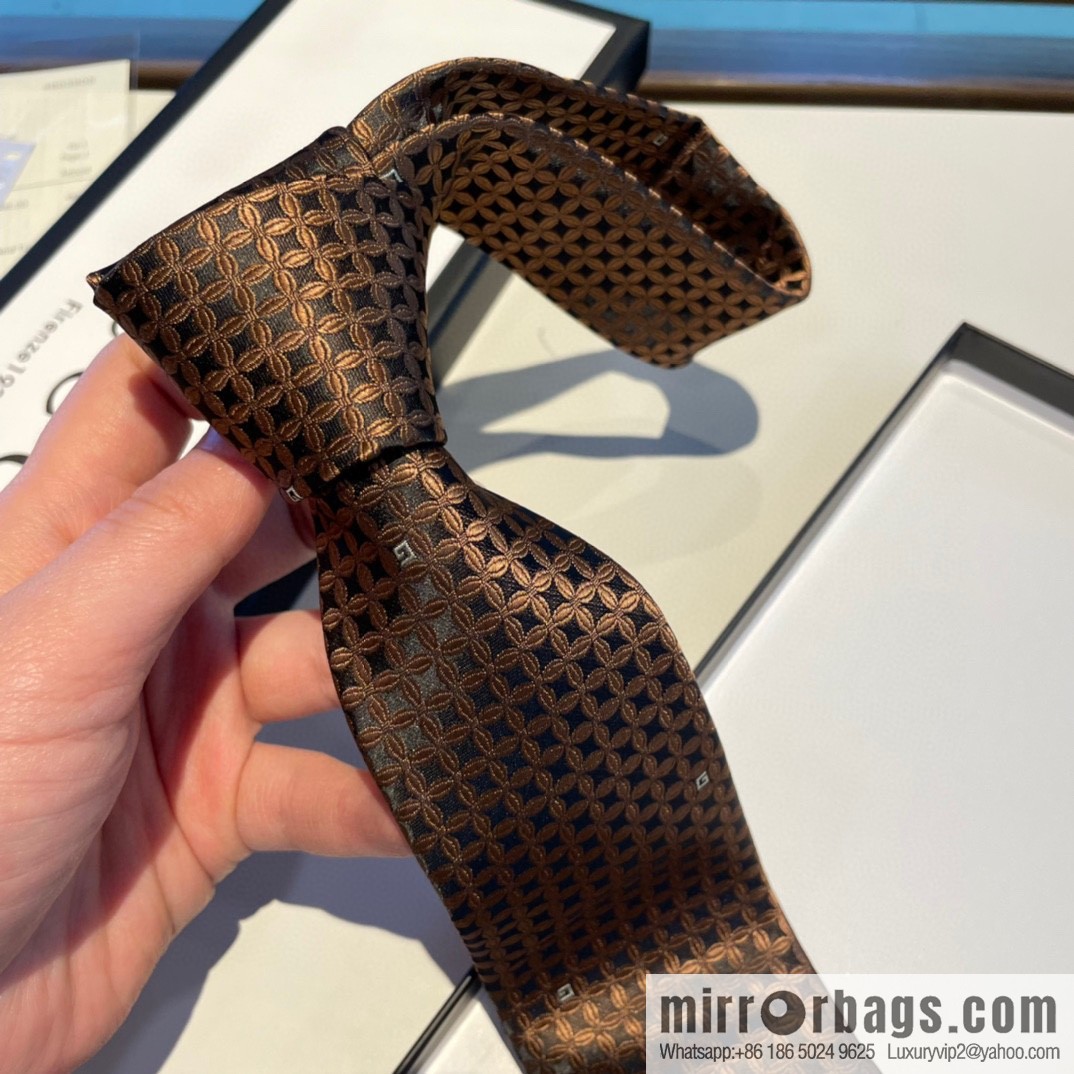 GUCCI Gucci 100% Top Jacquard Silk Men's Tie