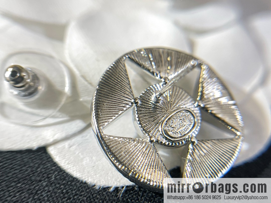 New ☑️ CHANEL Chanel double c pentagram ⭐ star stud earrings