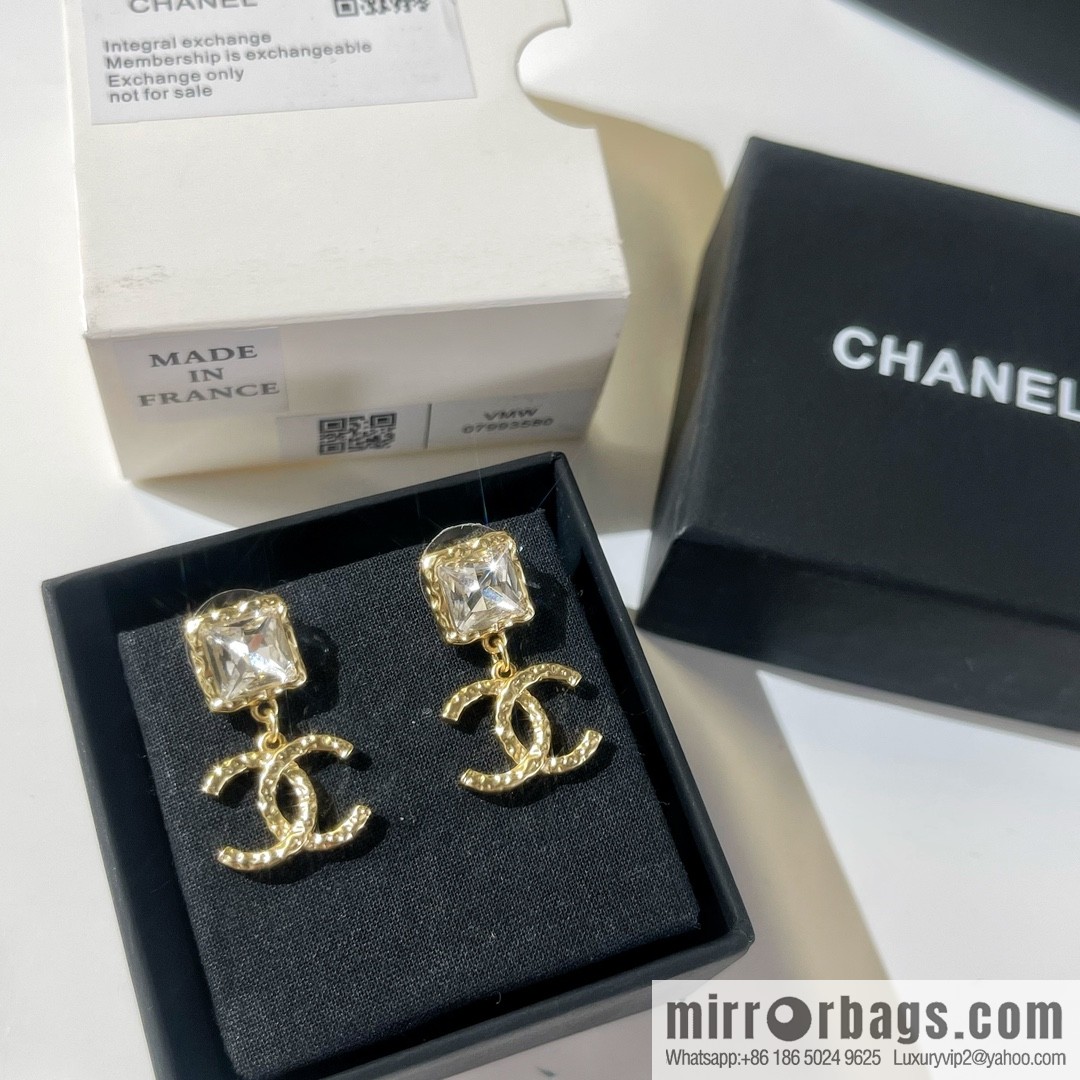New ☑️ CHANEL Chanel double c square diamond stud earrings