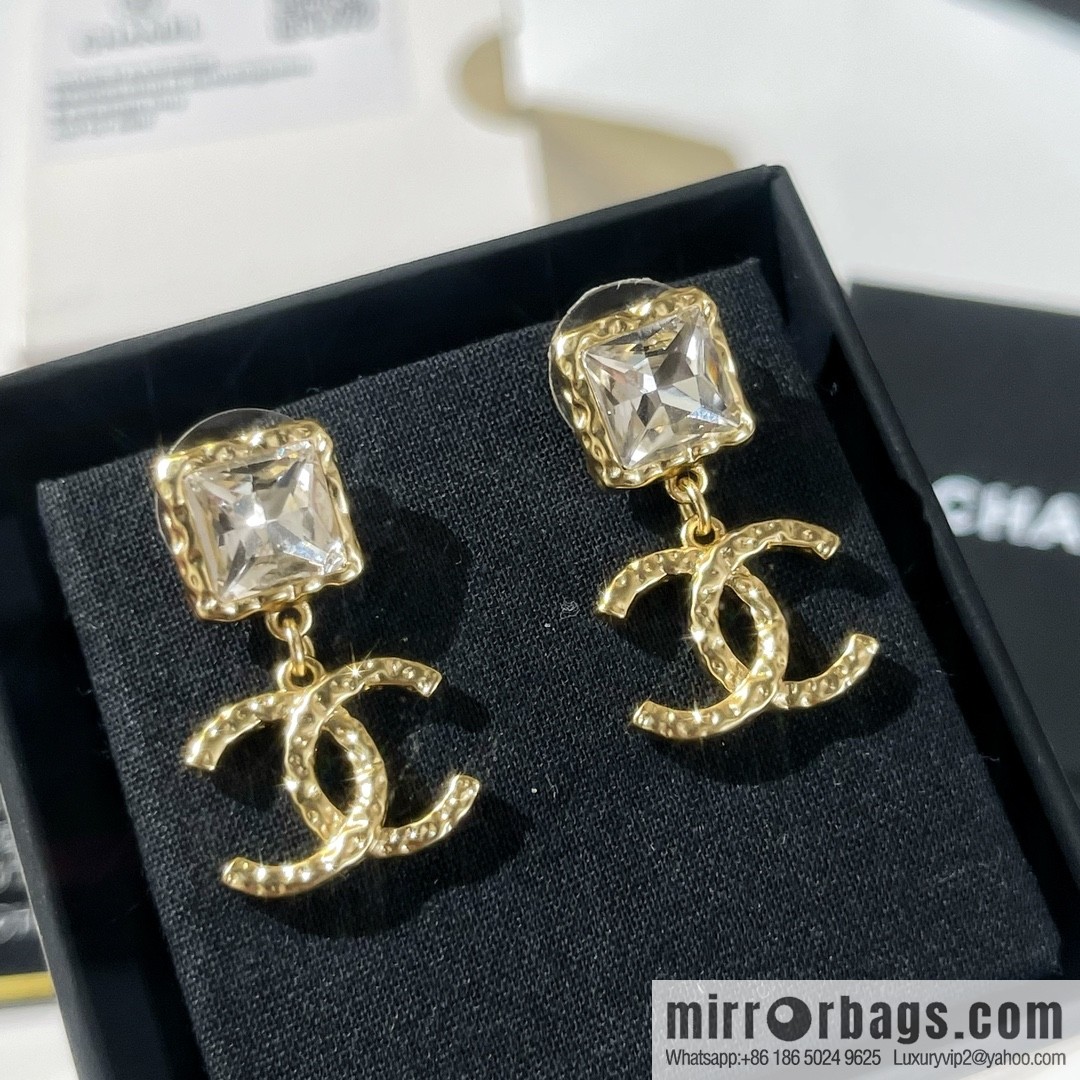 New ☑️ CHANEL Chanel double c square diamond stud earrings
