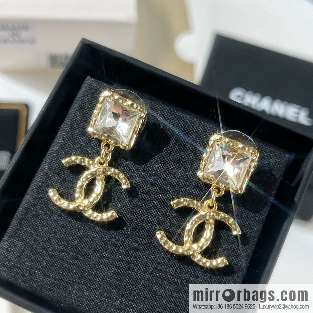 New ☑️ CHANEL Chanel double c square diamond stud earrings