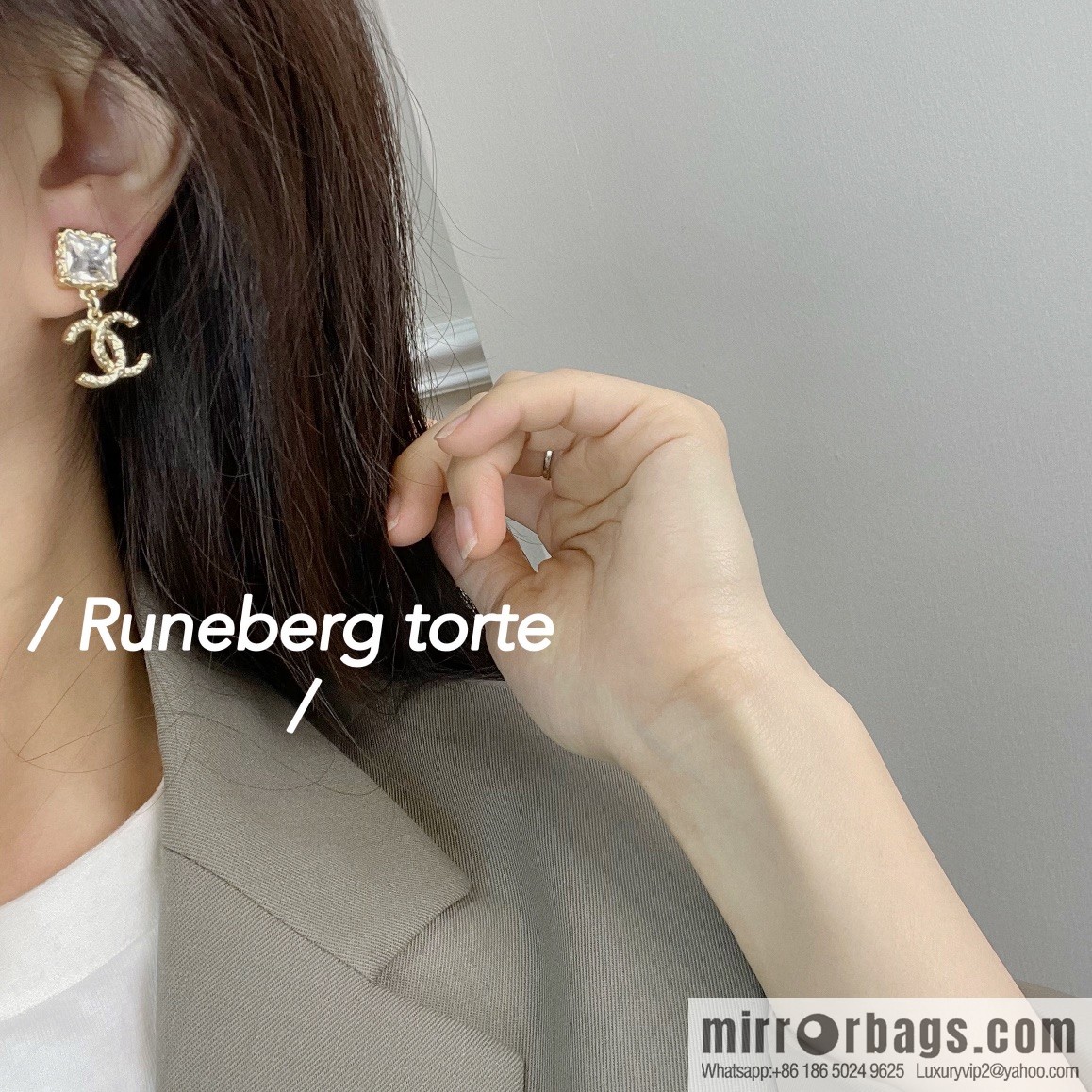 New ☑️ CHANEL Chanel double c square diamond stud earrings