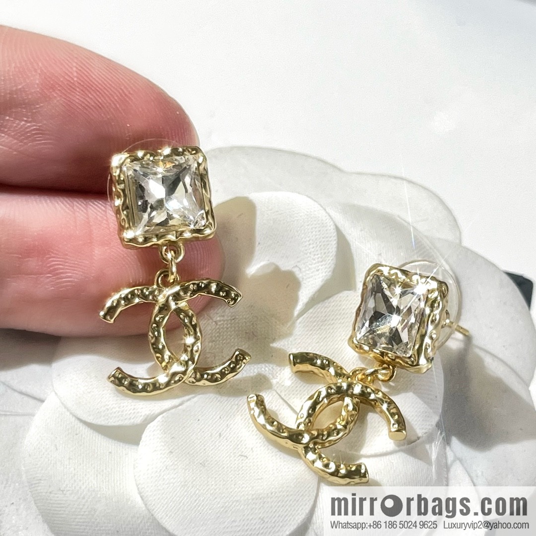 New ☑️ CHANEL Chanel double c square diamond stud earrings