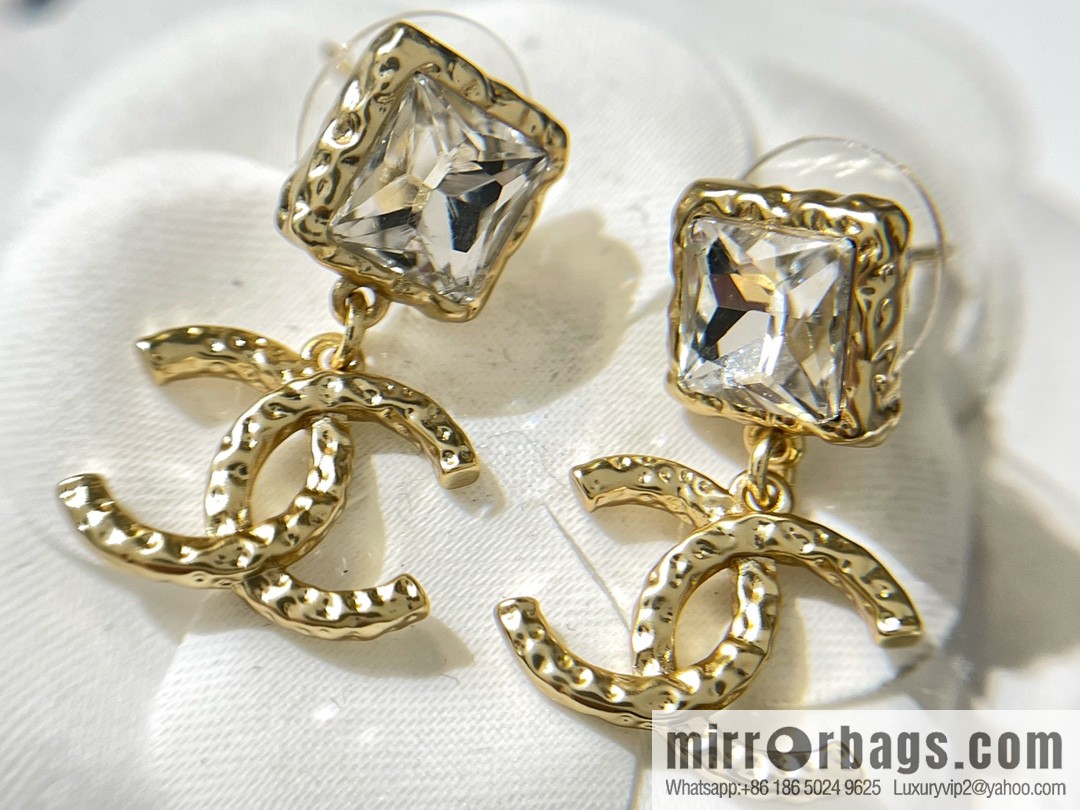 New ☑️ CHANEL Chanel double c square diamond stud earrings