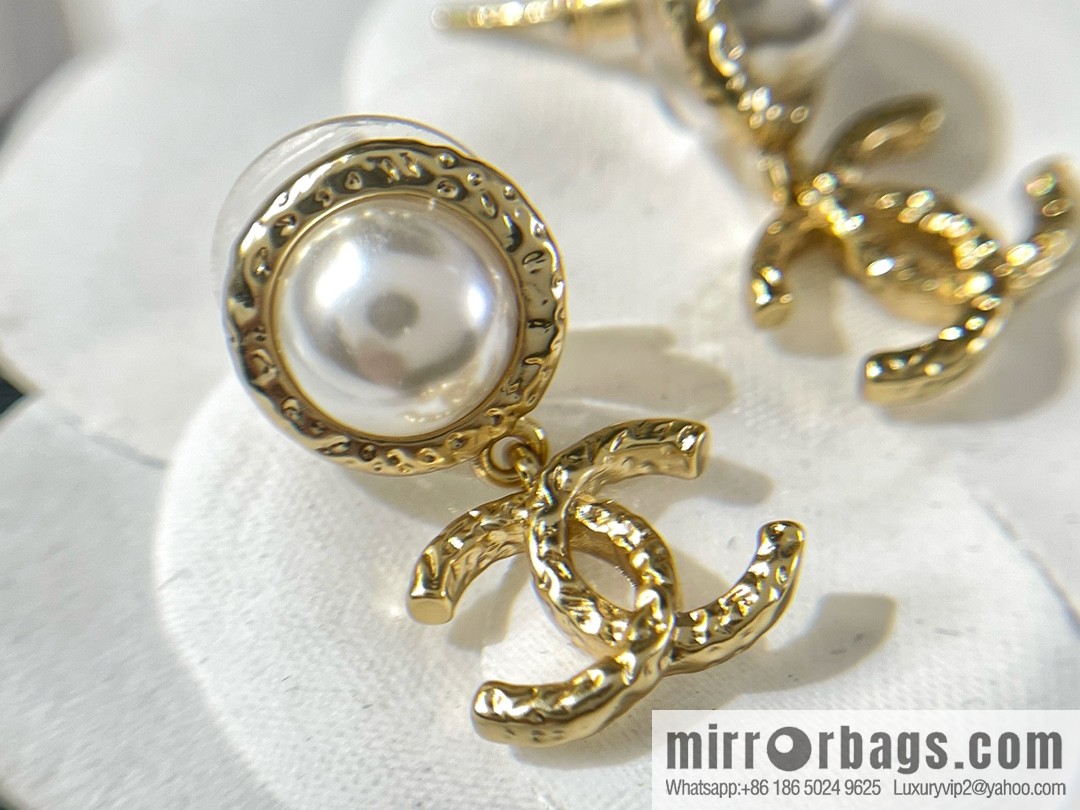 New ☑️ CHANEL Chanel double c pearl stud earrings