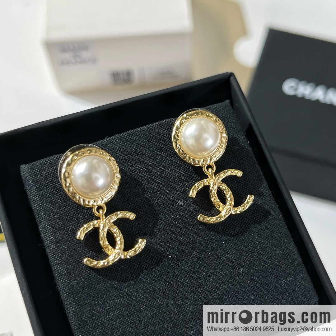 New ☑️ CHANEL Chanel double c pearl stud earrings