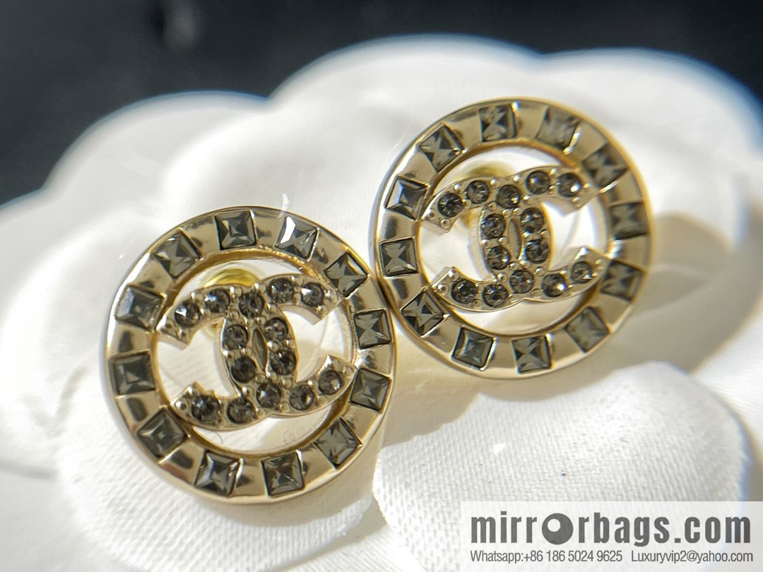 New ☑️ CHANEL Chanel double c round rhinestone stud earrings