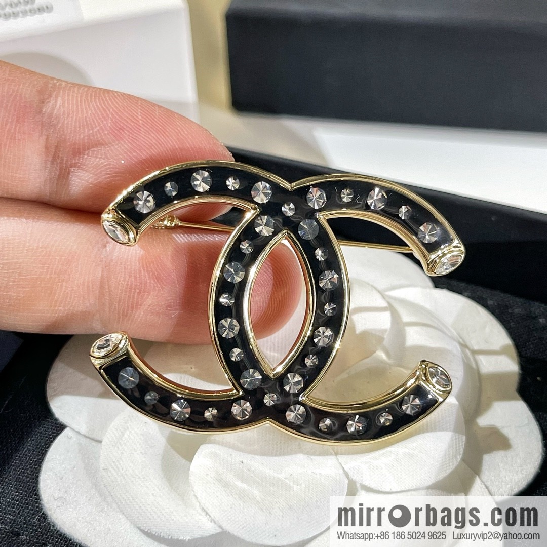 New ☑️ CHANEL Chanel double c rhinestone brooch