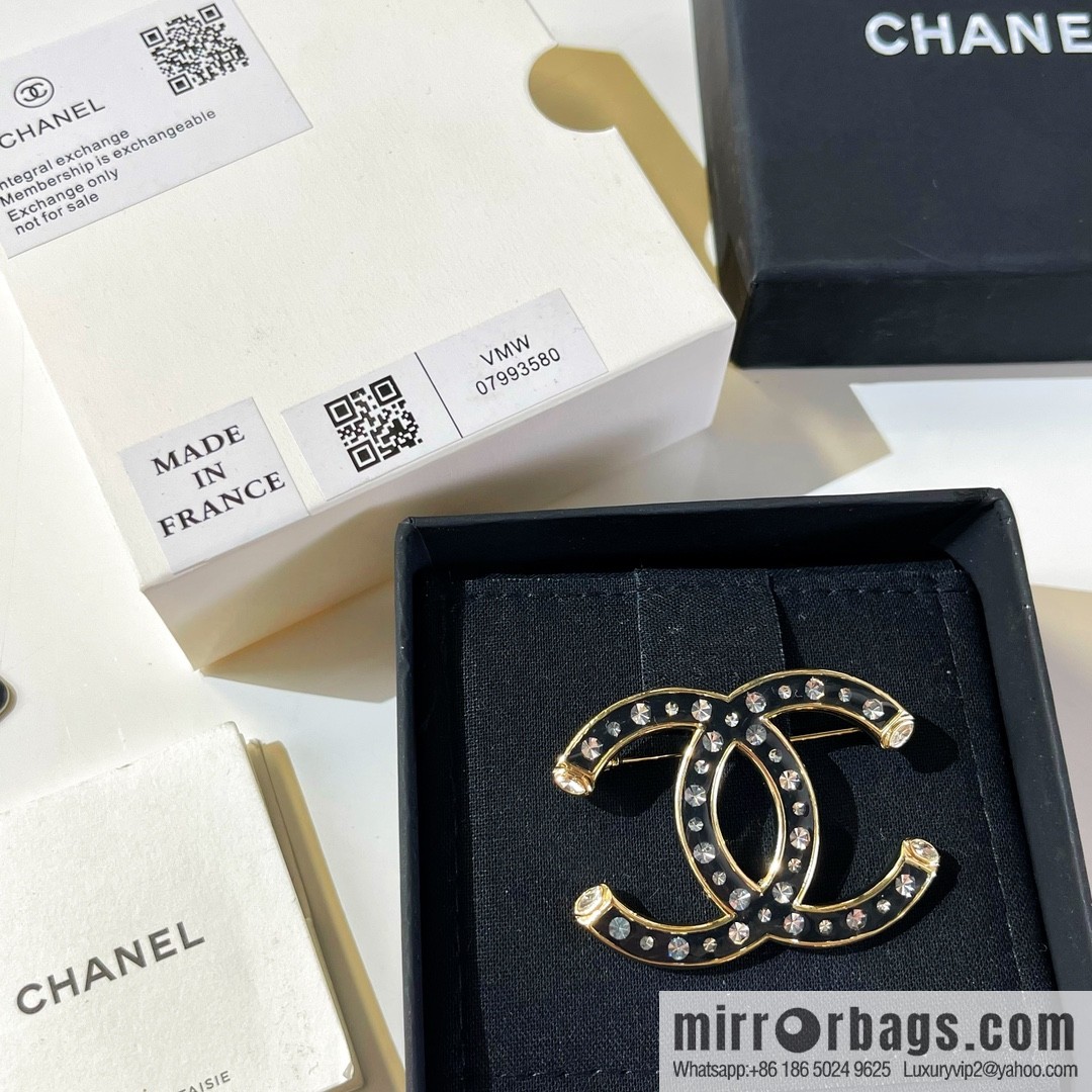 New ☑️ CHANEL Chanel double c rhinestone brooch