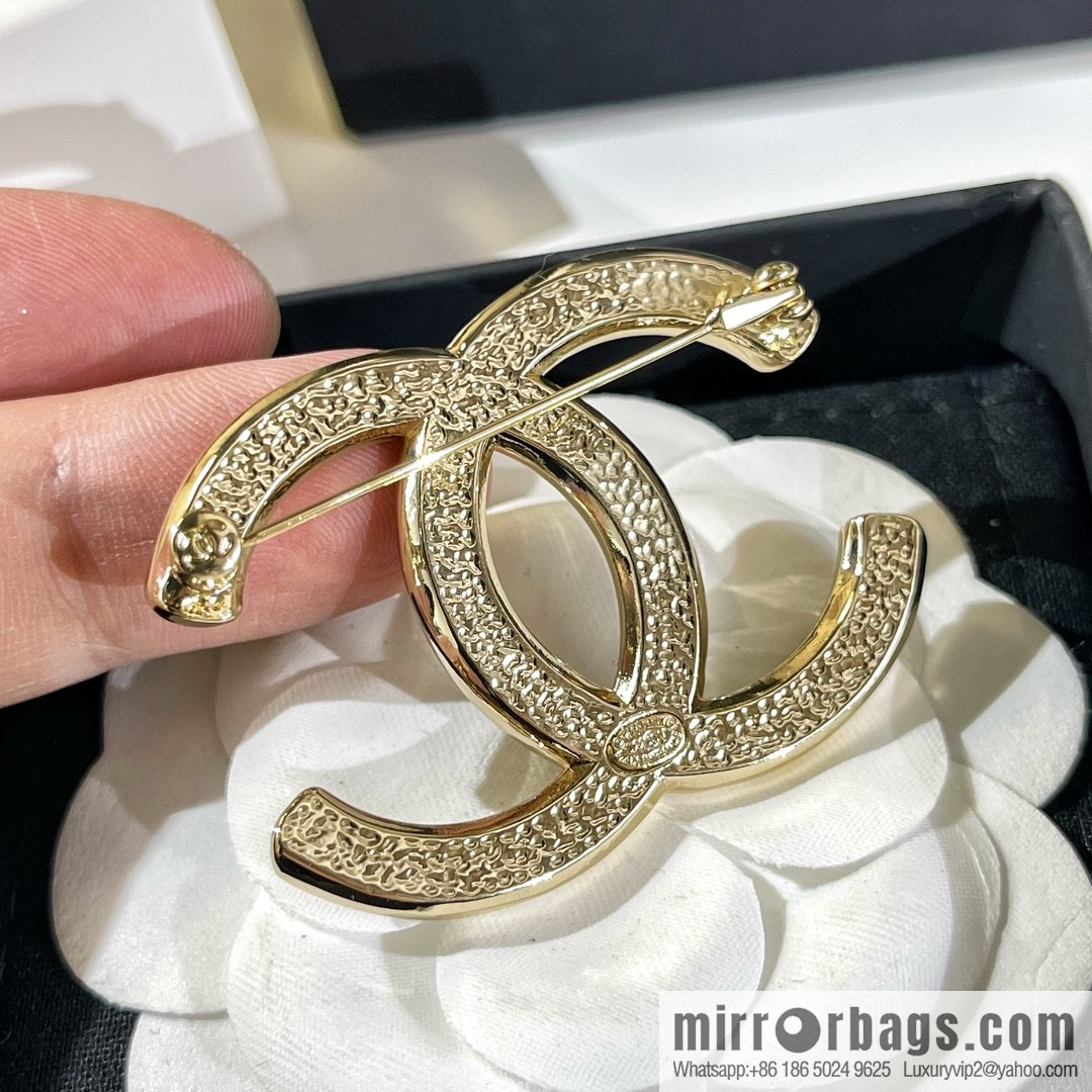 New ☑️ CHANEL Chanel double c rhinestone brooch
