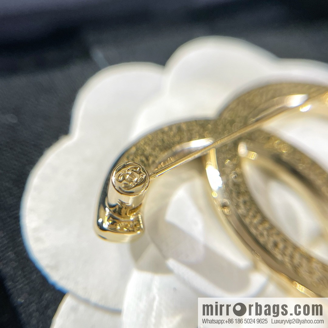 New ☑️ CHANEL Chanel double c rhinestone brooch