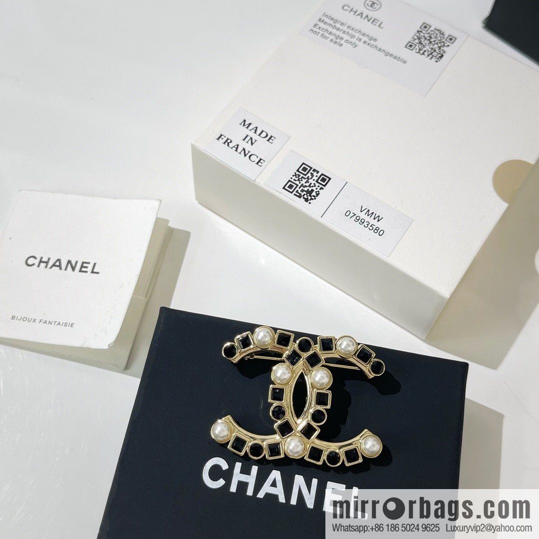 New ☑️ CHANEL Chanel double c black square diamond pearl brooch