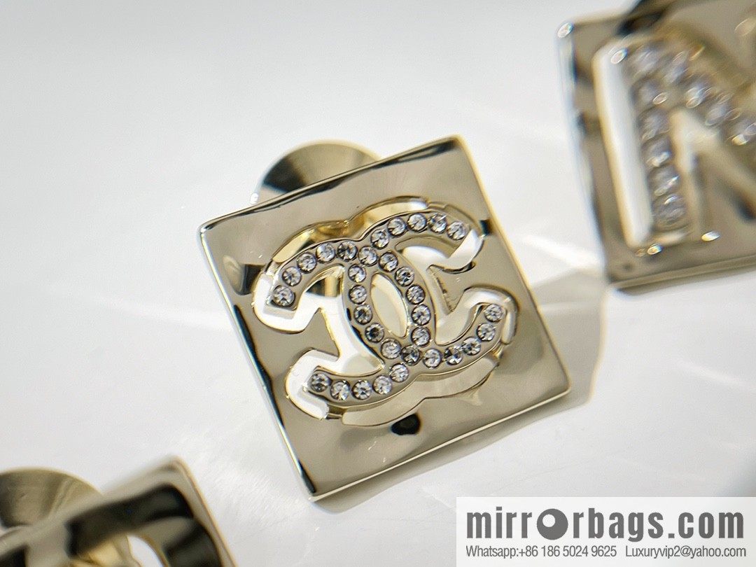 New ☑️ CHANEL Chanel double c N letter 5 word brooch