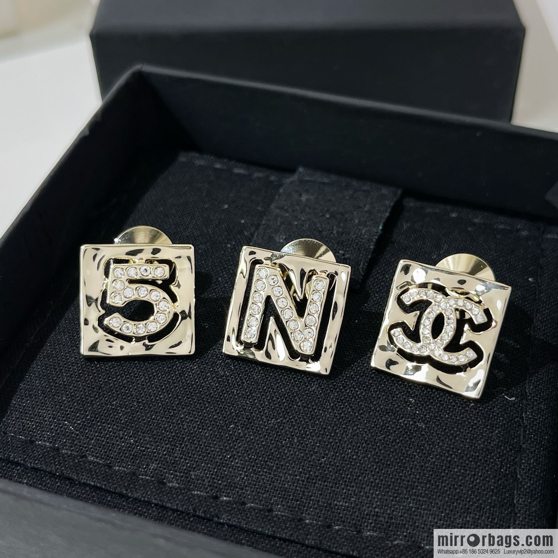 New ☑️ CHANEL Chanel double c N letter 5 word brooch