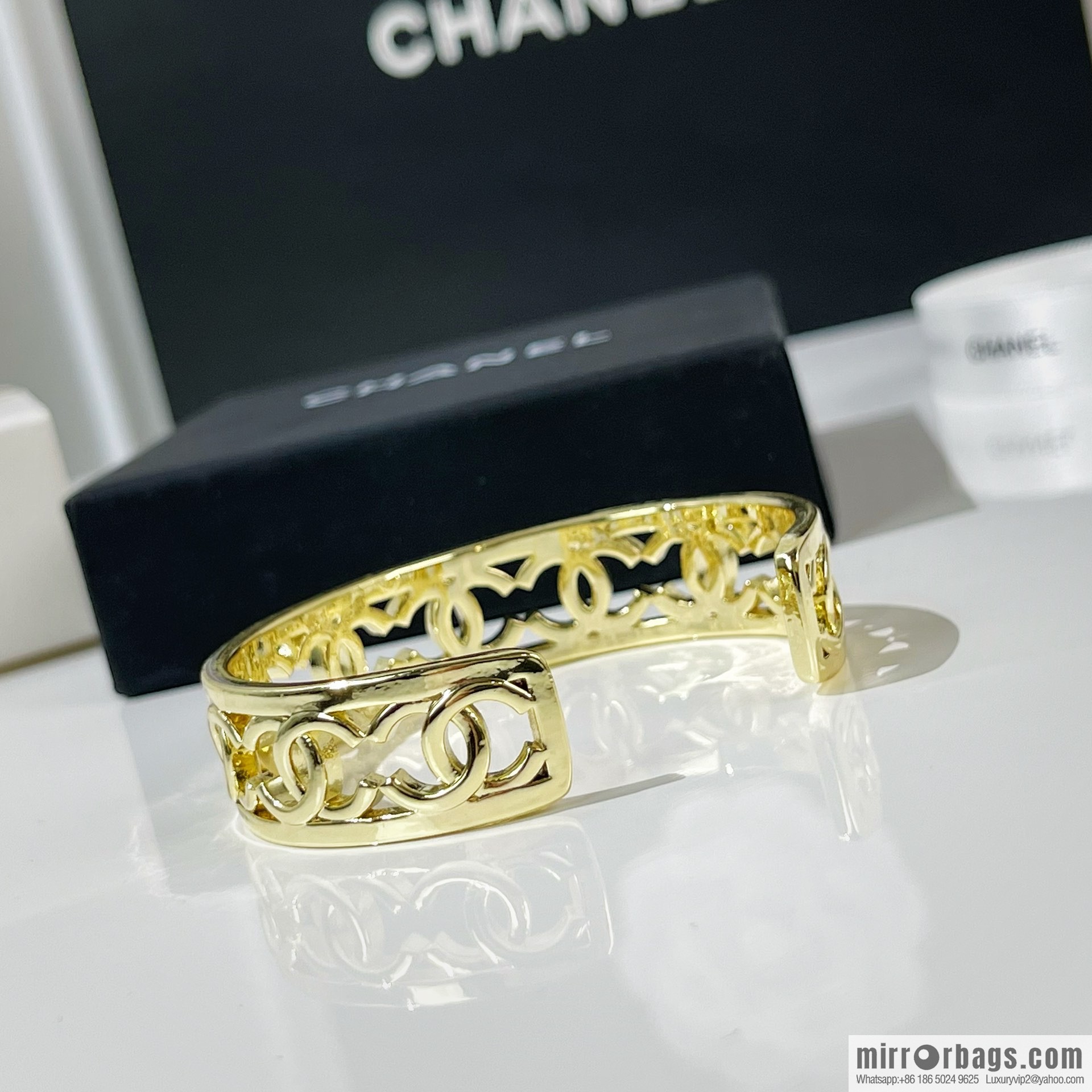 New ☑️ CHANEL Chanel double c cut-out bracelet