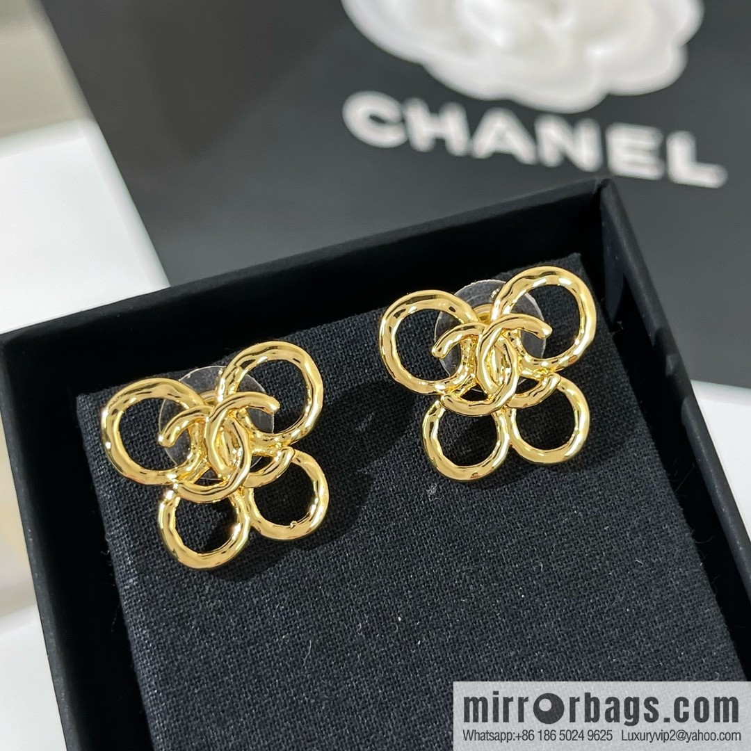 New ☑️ CHANEL Chanel gold double c butterfly stud earrings