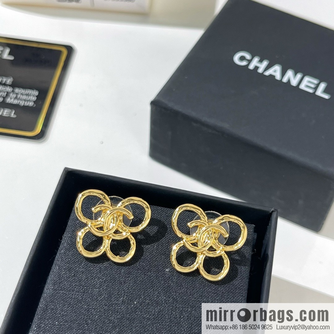 New ☑️ CHANEL Chanel gold double c butterfly stud earrings