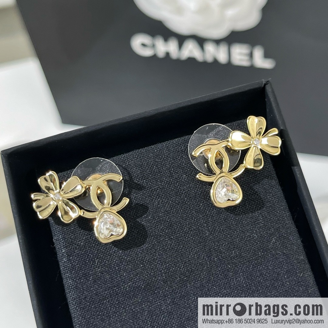 New ☑️ CHANEL Chanel gold double c four-leaf clover love stud earrings