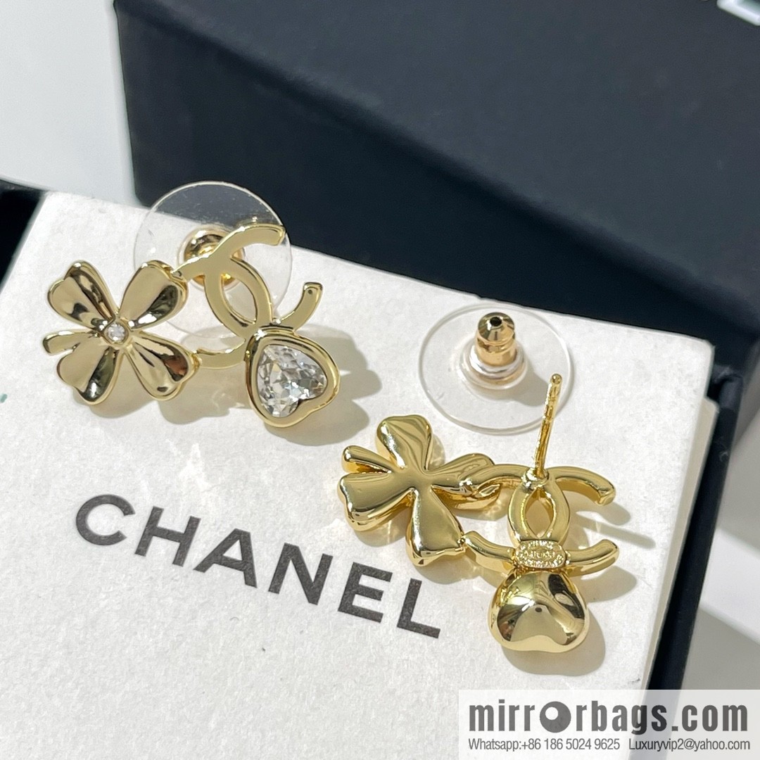 New ☑️ CHANEL Chanel gold double c four-leaf clover love stud earrings