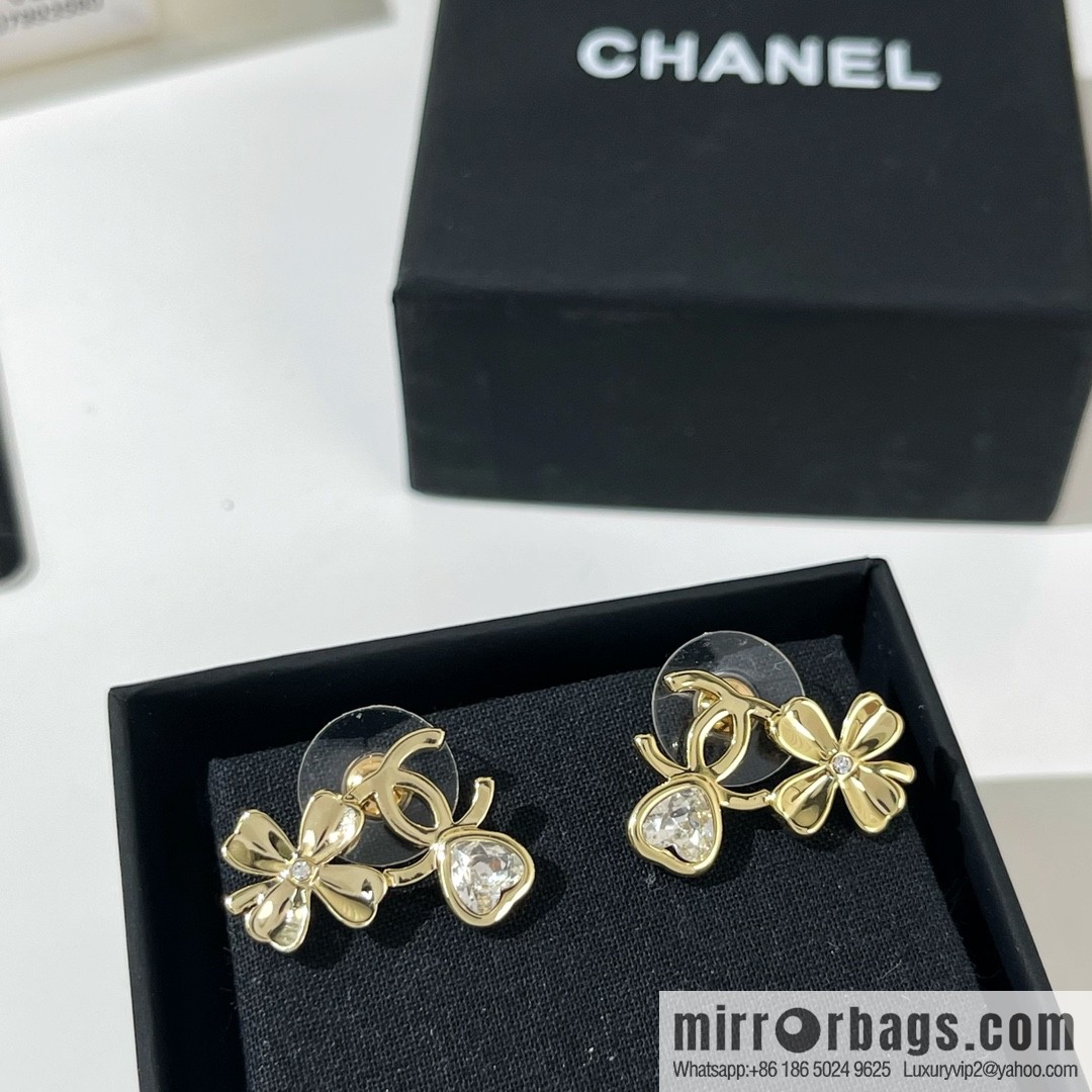 New ☑️ CHANEL Chanel gold double c four-leaf clover love stud earrings
