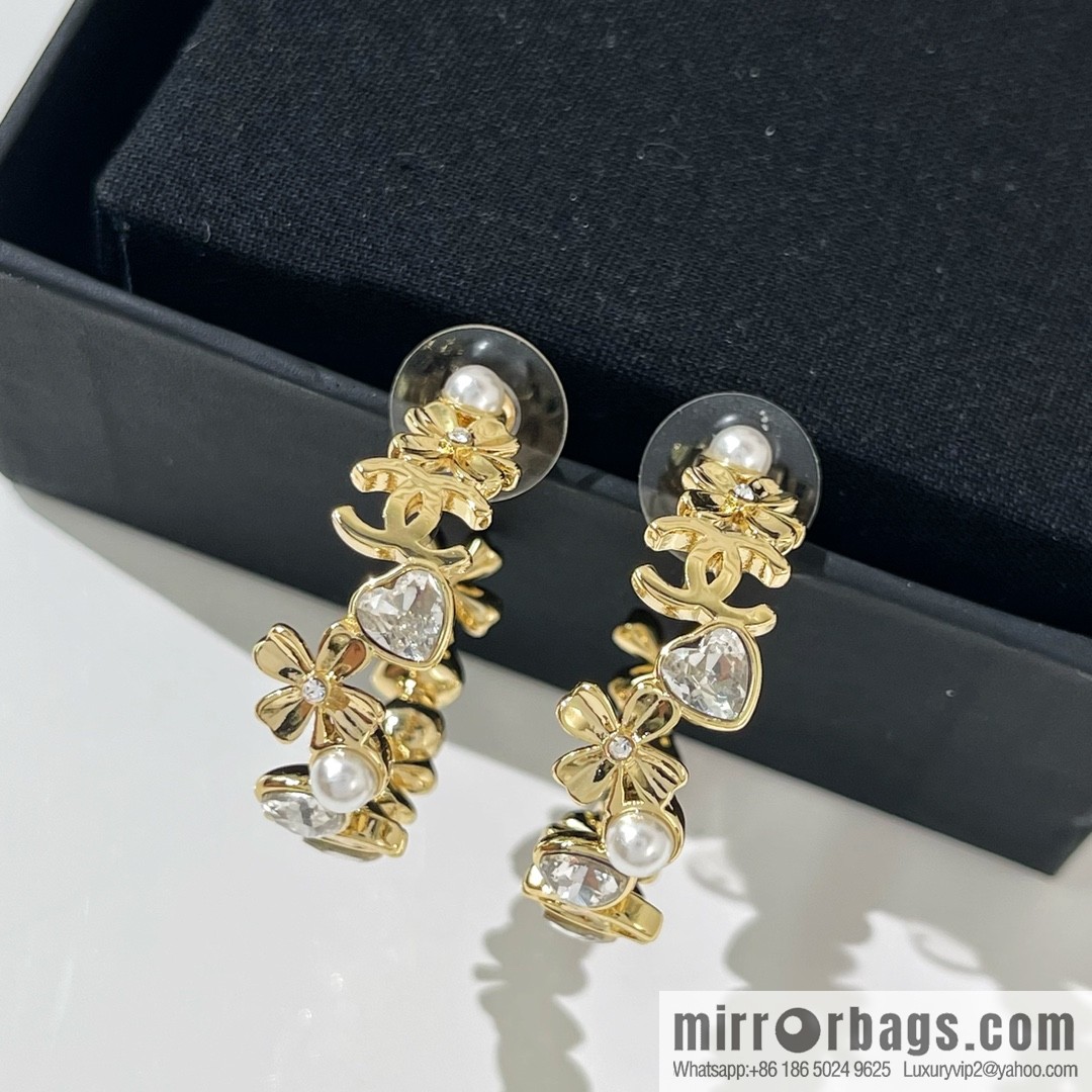 New ☑️ CHANEL Chanel double c four-leaf clover love pearl stud earrings