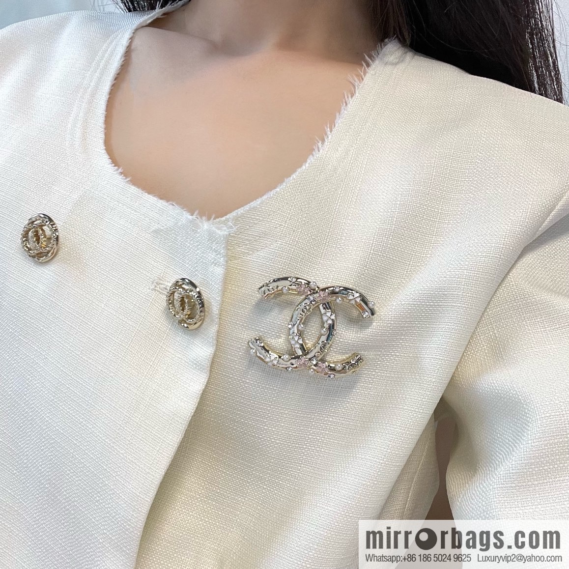 New ☑️ CHANEL Chanel double c white pink four-leaf clover pearl brooch
