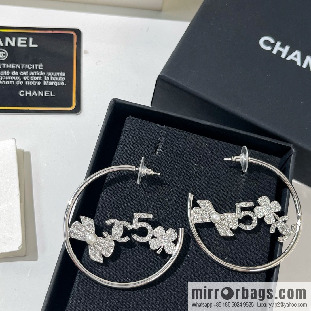 New ☑️ CHANEL Chanel double c bow 5 word four leaf clover stud earrings