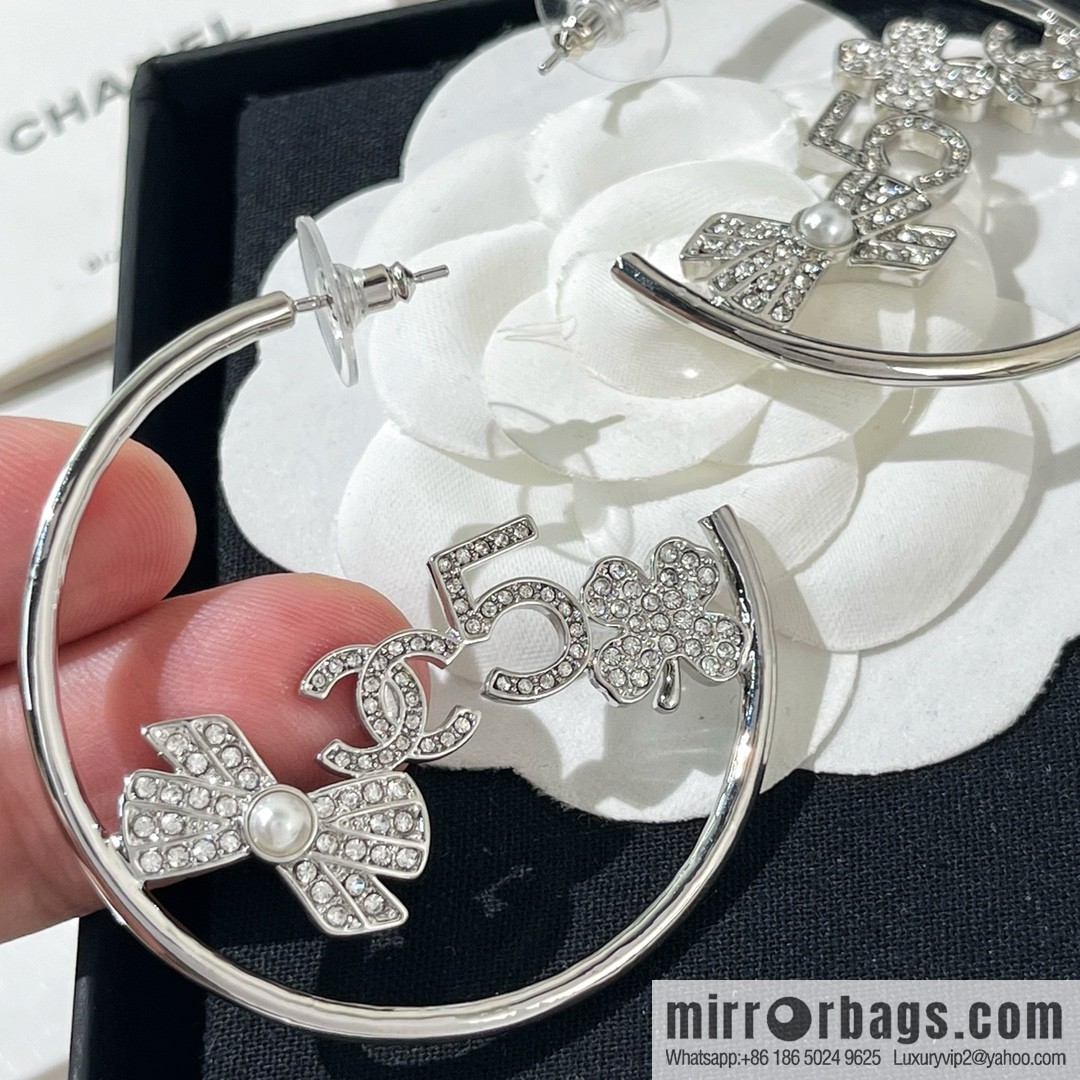 New ☑️ CHANEL Chanel double c bow 5 word four leaf clover stud earrings