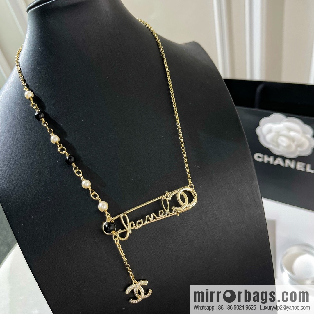 New ☑️ CHANEL Chanel double c fringed pearl pin 🧷 necklace