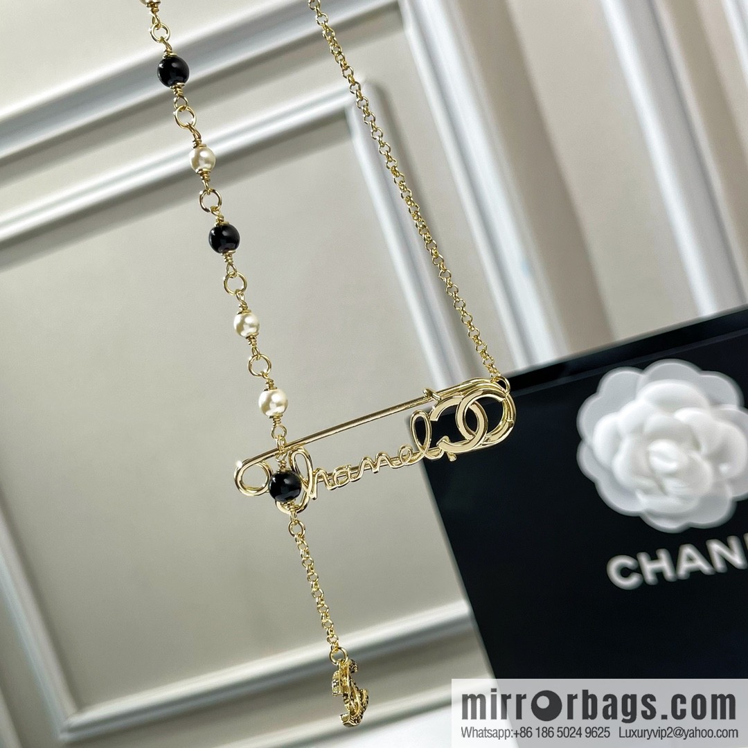 New ☑️ CHANEL Chanel double c fringed pearl pin 🧷 necklace