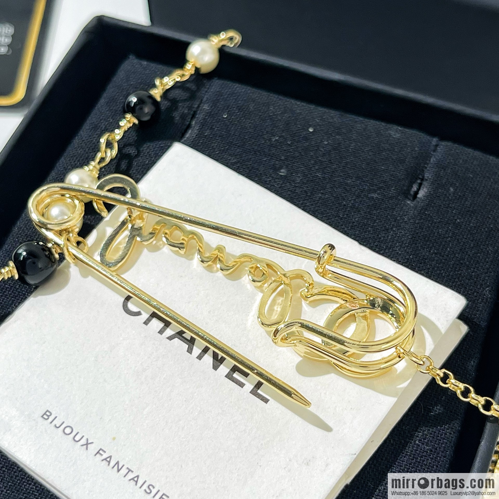 New ☑️ CHANEL Chanel double c fringed pearl pin 🧷 necklace