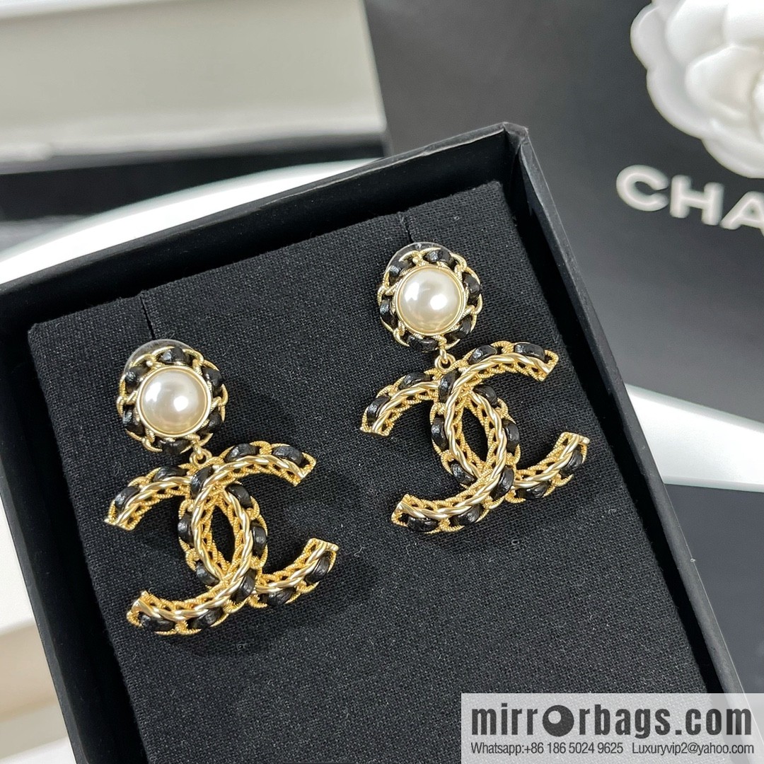 New ☑️ CHANEL Chanel double c black leather rope stud earrings