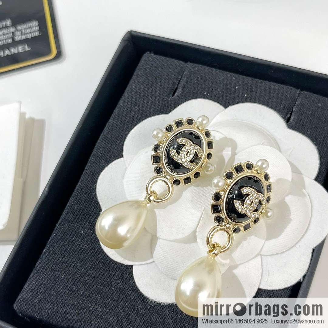 New ☑️ CHANEL Chanel double c pearl stud earrings