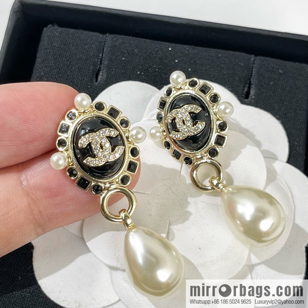 New ☑️ CHANEL Chanel double c pearl stud earrings