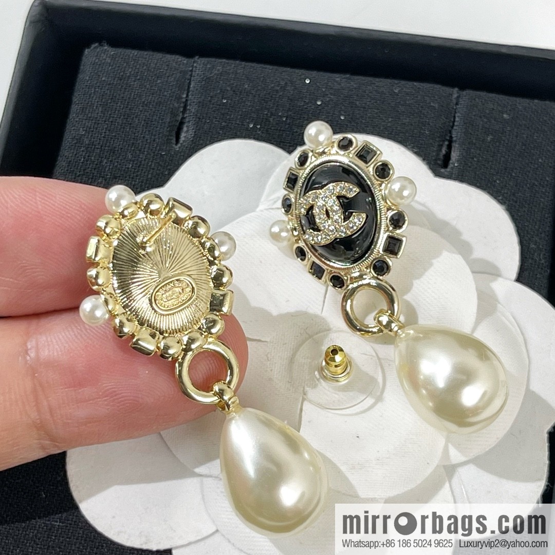 New ☑️ CHANEL Chanel double c pearl stud earrings