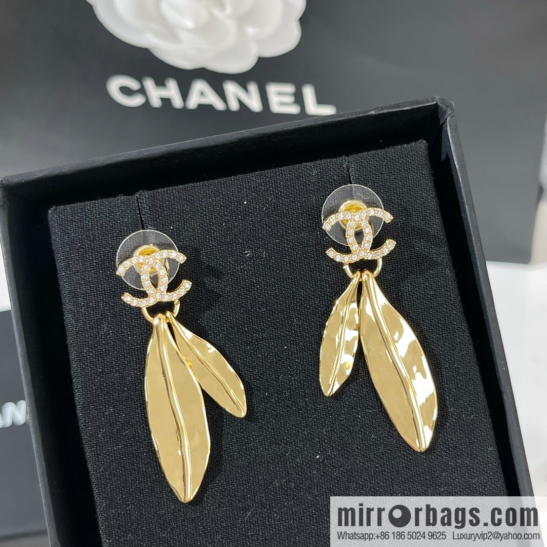 New ☑️ CHANEL Chanel double c gold tree leaf stud earrings