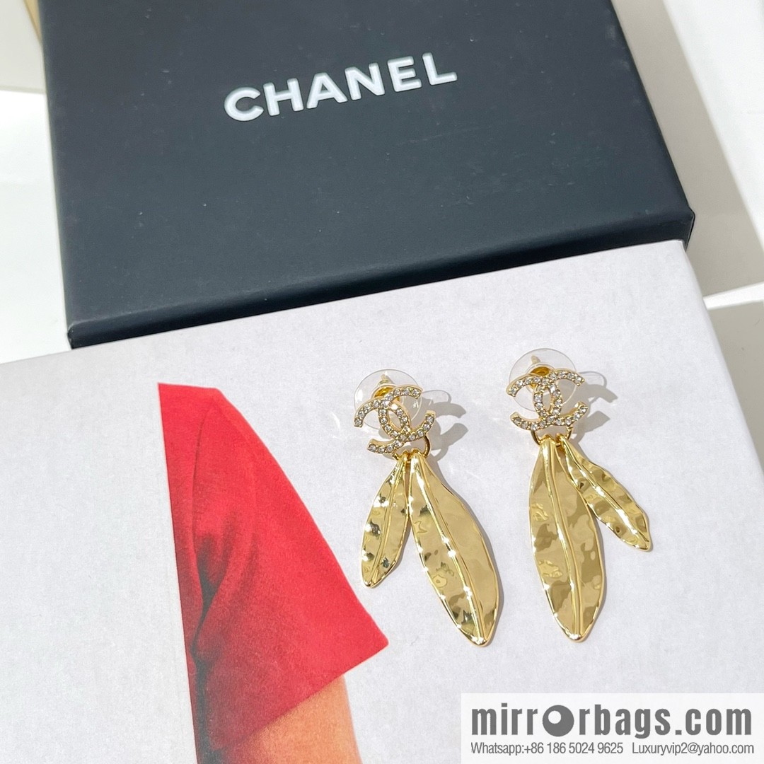 New ☑️ CHANEL Chanel double c gold tree leaf stud earrings