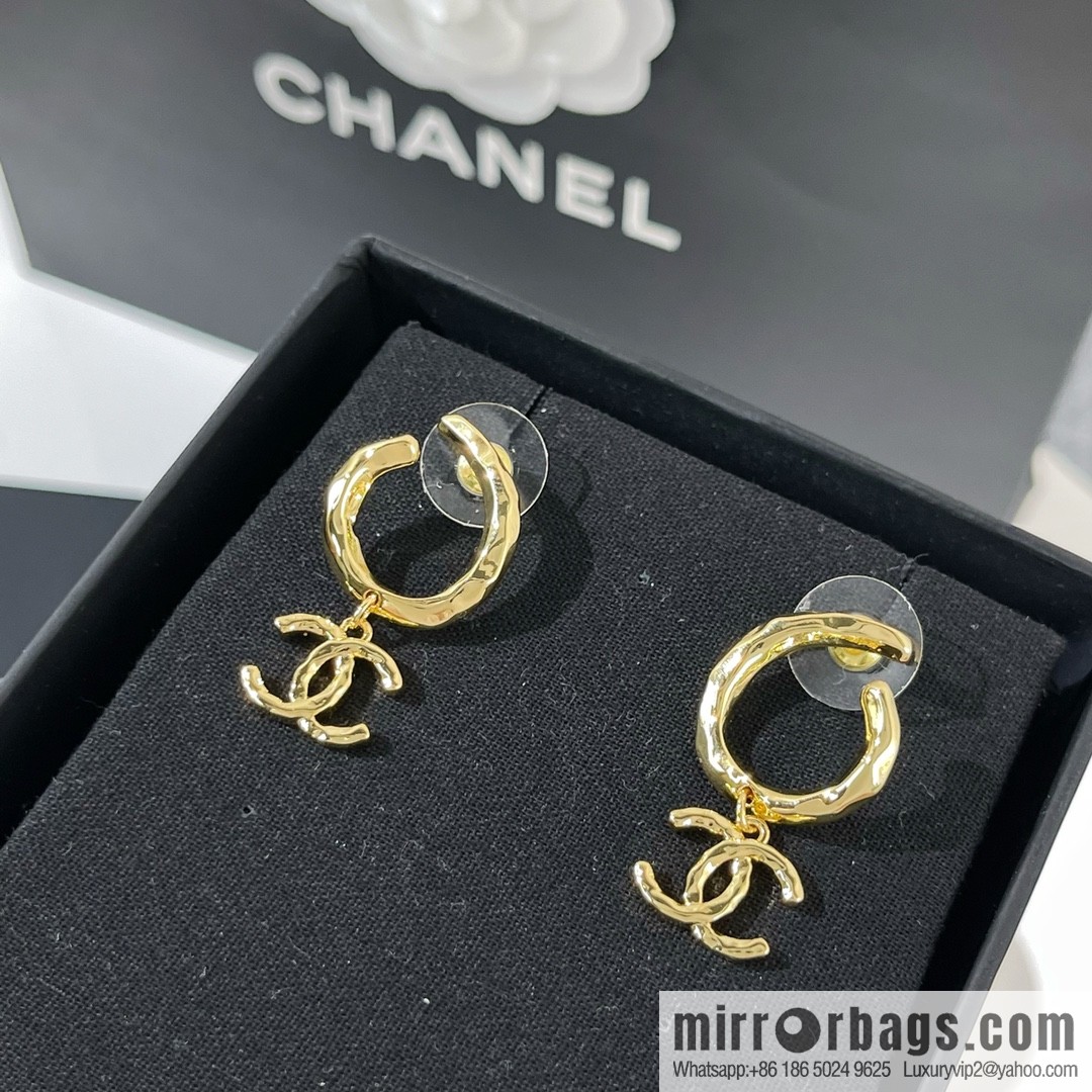 New ☑️ CHANEL Chanel gold double c stud earrings