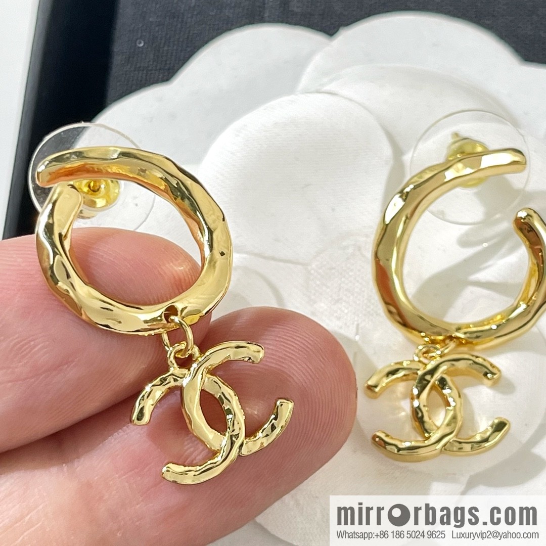 New ☑️ CHANEL Chanel gold double c stud earrings